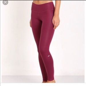 also yoga high waisted tech lift airbrush leggings